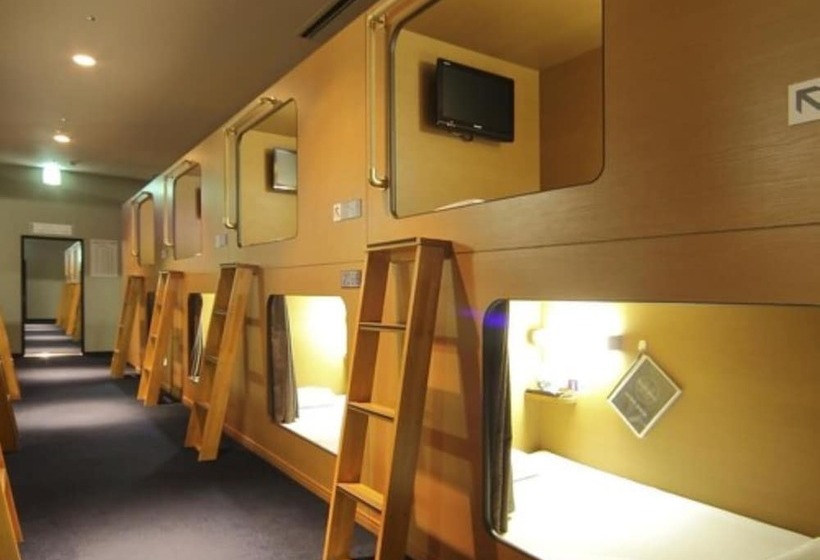 Nikoh Capsule Hotel Refre   Hostel   Caters To Men