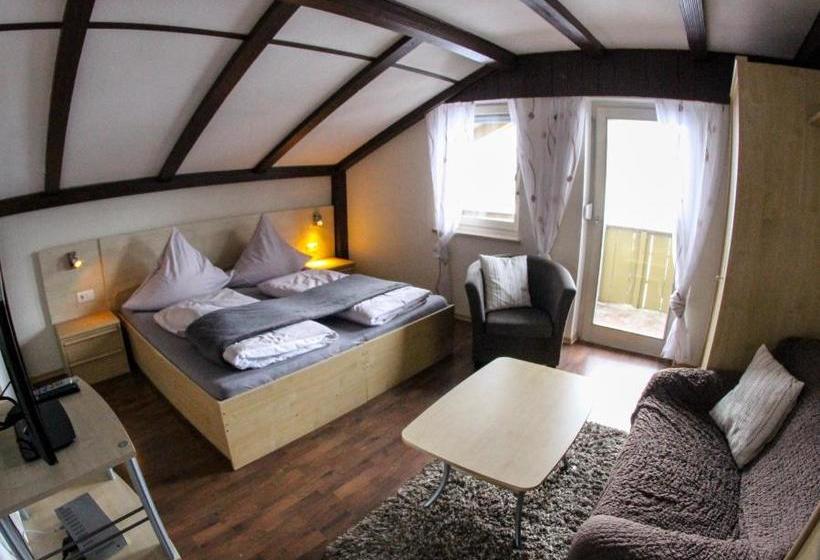 بنسيون Haus Leutner