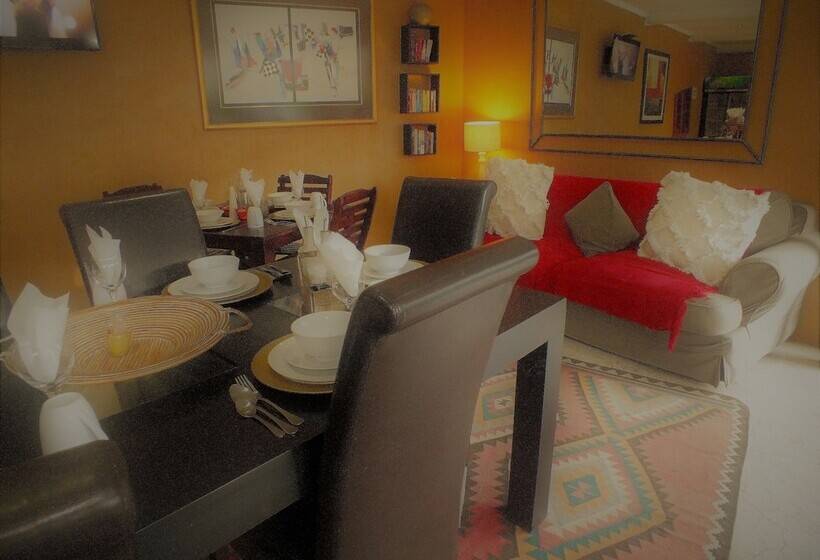 پانسیون Uzuri Guesthouse Cc