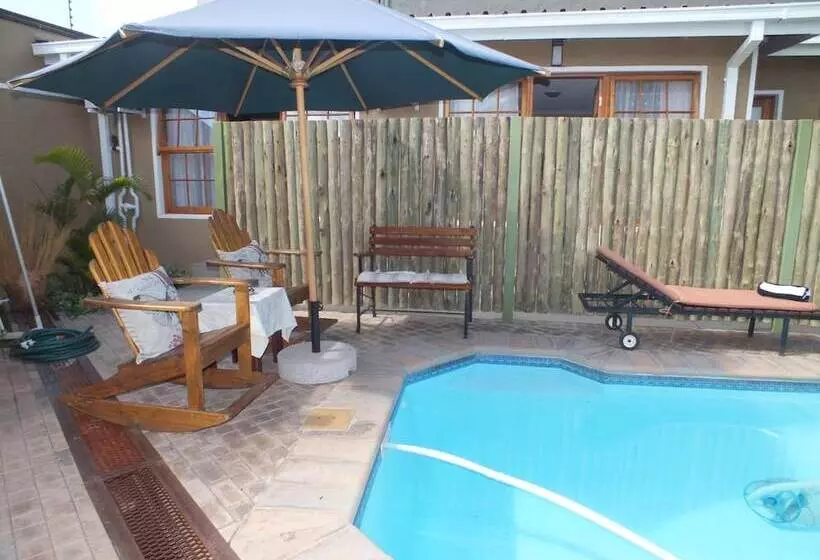 پانسیون Uzuri Guesthouse Cc