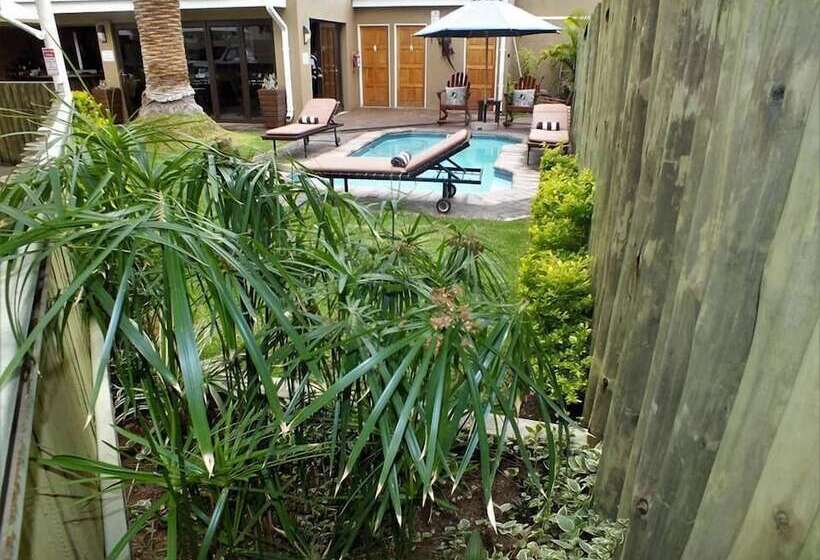 پانسیون Uzuri Guesthouse Cc