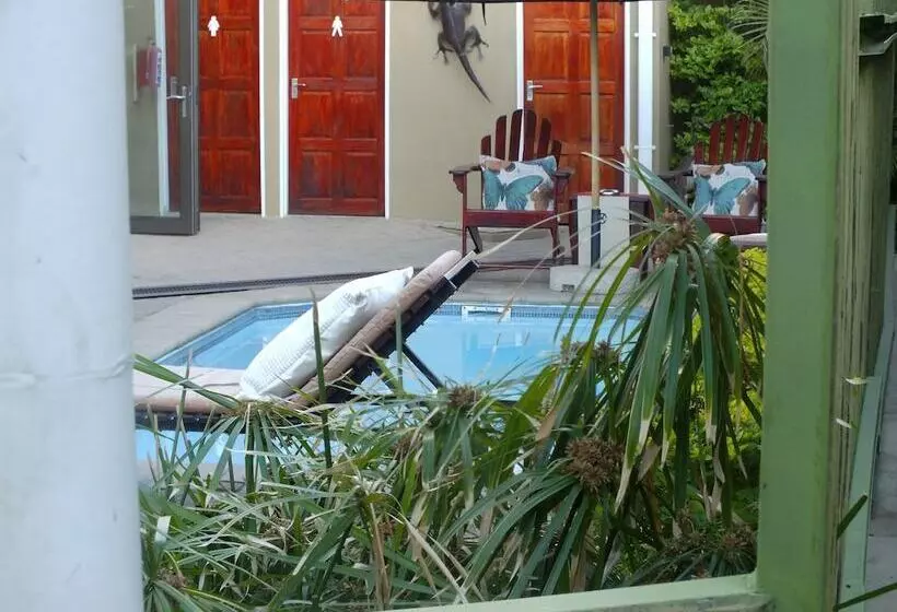 پانسیون Uzuri Guesthouse Cc