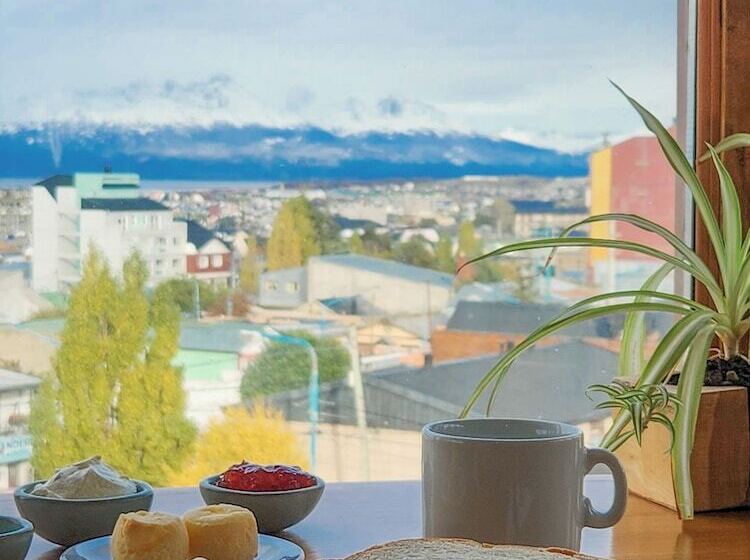 هاستل Hostería Aonikenk