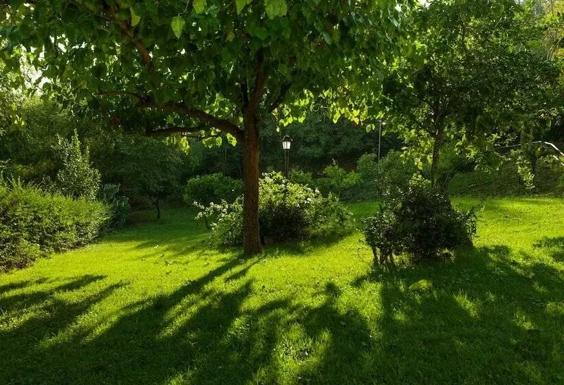 Hotelli Agriturismo La Vecchia Quercia