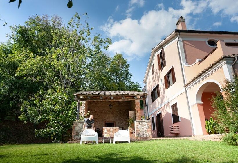 فندق Agriturismo La Vecchia Quercia