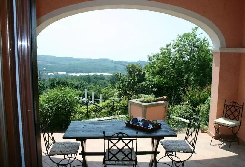 Hotelli Agriturismo La Vecchia Quercia