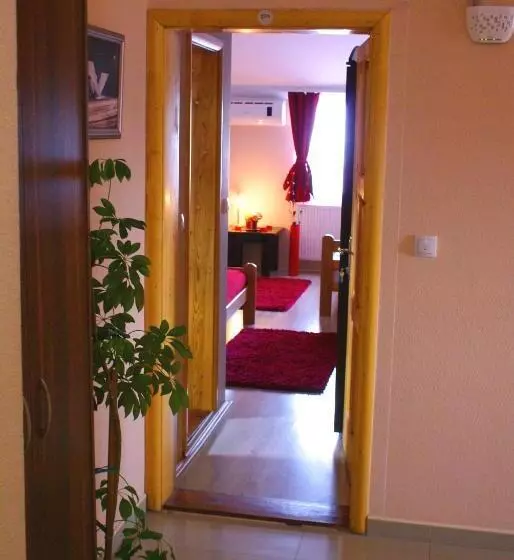 پانسیون Guest House Villa Mir