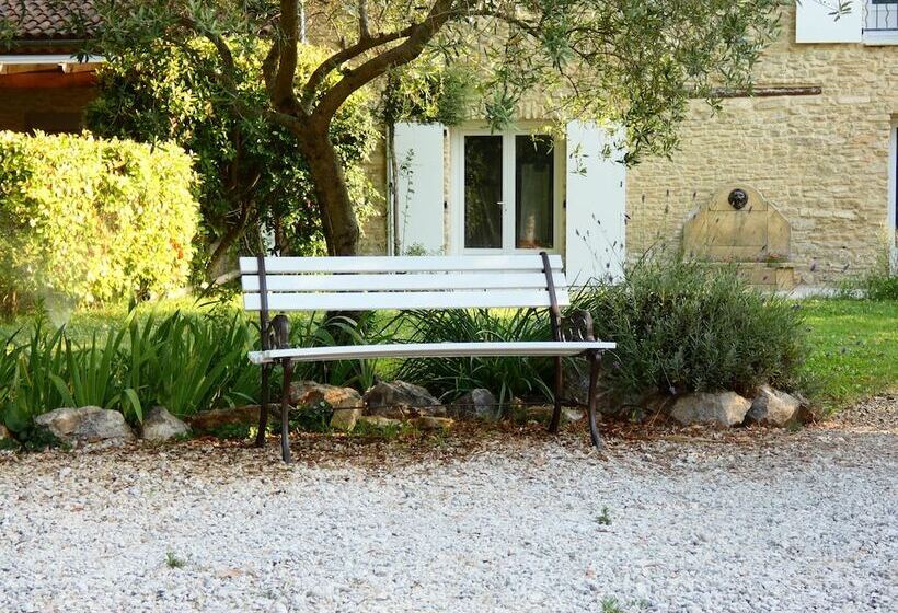 پانسیون Mas Seraphin