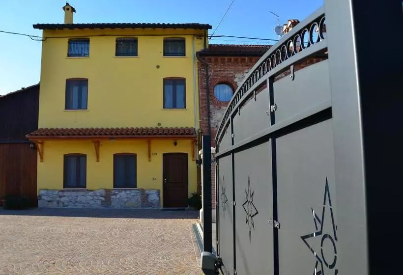 هتل Agriturismo Alla Corte