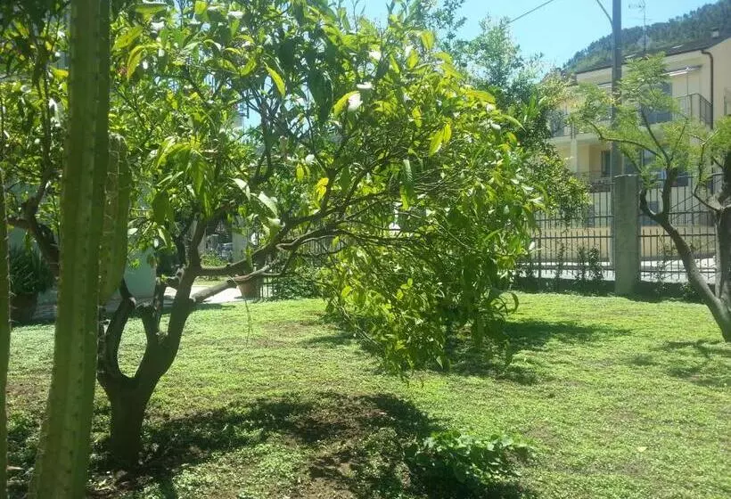 هتل Agriturismo Fioredizucca