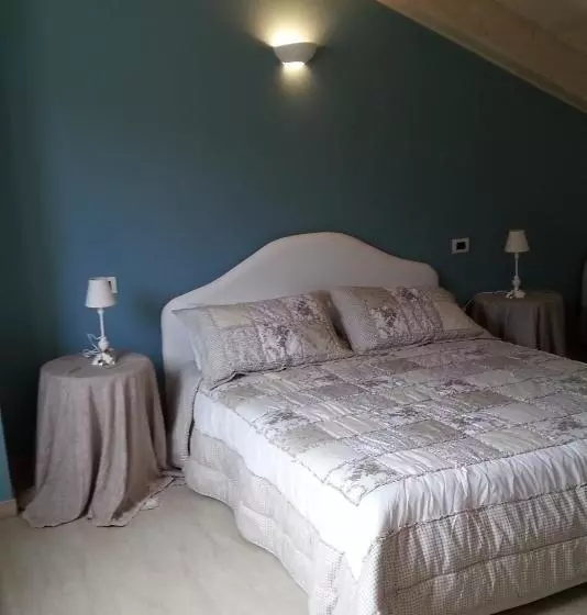 هتل Agriturismo Fioredizucca