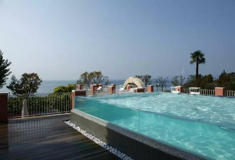 ホテル Alla Riviera