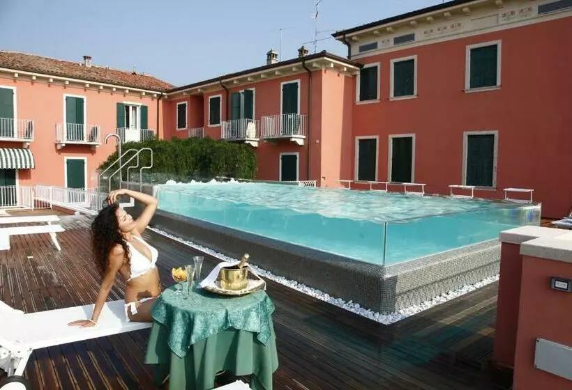 ホテル Alla Riviera