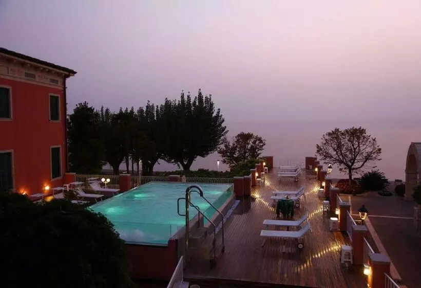 ホテル Alla Riviera