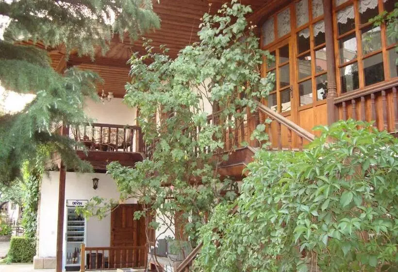 Majatalo Chakarova Guest House