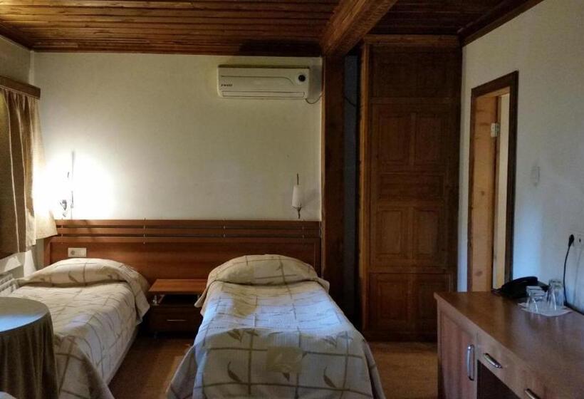 펜션 Chakarova Guest House