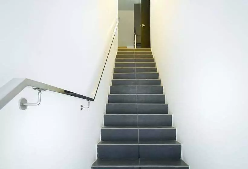 هاستل Hongkong Suites