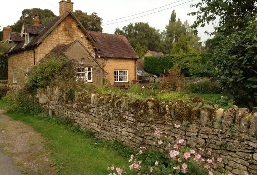 Retkeilymaja The Crown Inn, Kemerton