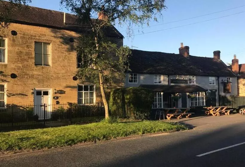 Retkeilymaja The Crown Inn, Kemerton