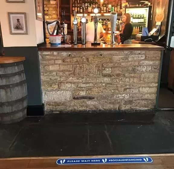 Retkeilymaja The Crown Inn, Kemerton