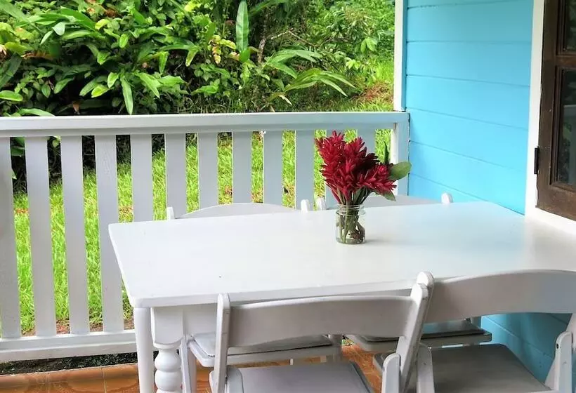 پانسیون Chez Ophelia Cottage Apartments