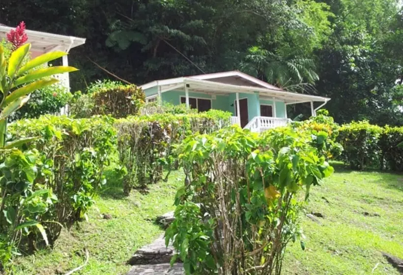 پانسیون Chez Ophelia Cottage Apartments