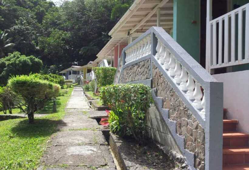 پانسیون Chez Ophelia Cottage Apartments