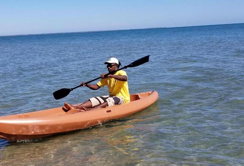 بنسيون Coconut Row Boutique