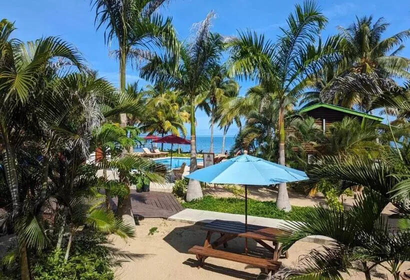 Majatalo Coconut Row Boutique