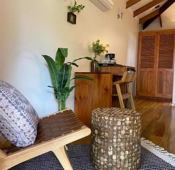 Majatalo Coconut Row Boutique