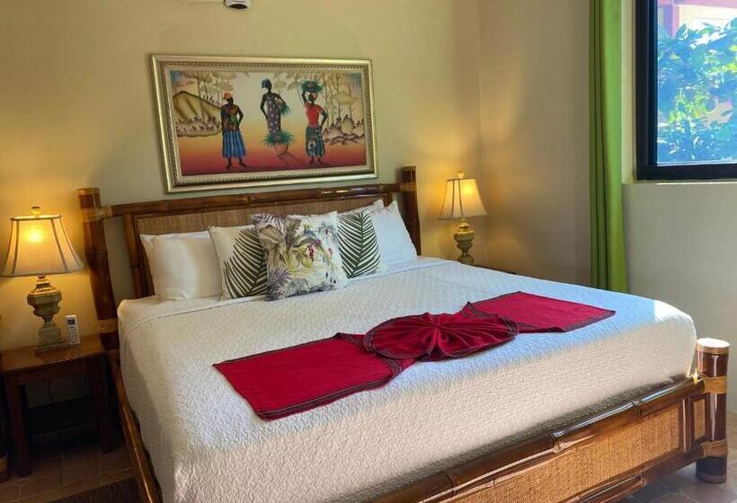 بنسيون Coconut Row Boutique