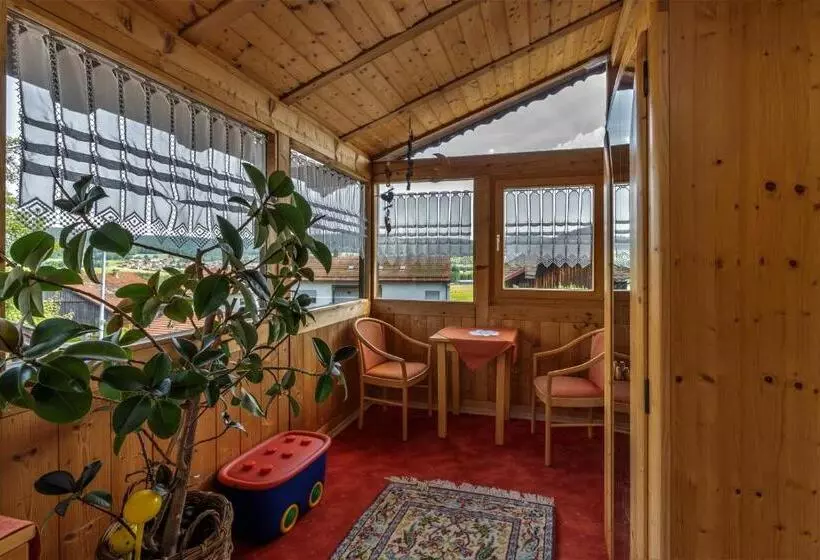 Retkeilymaja Gasthof Arracher Hof