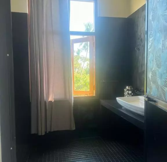 ユースホステル Coconut Palm Beach Restaurant And Rooms