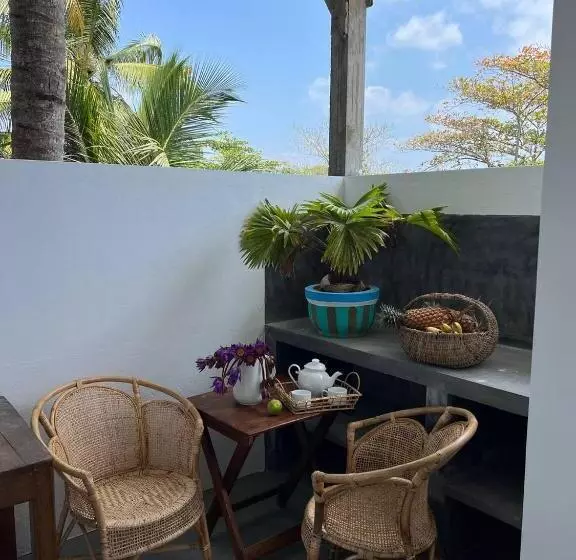 ユースホステル Coconut Palm Beach Restaurant And Rooms