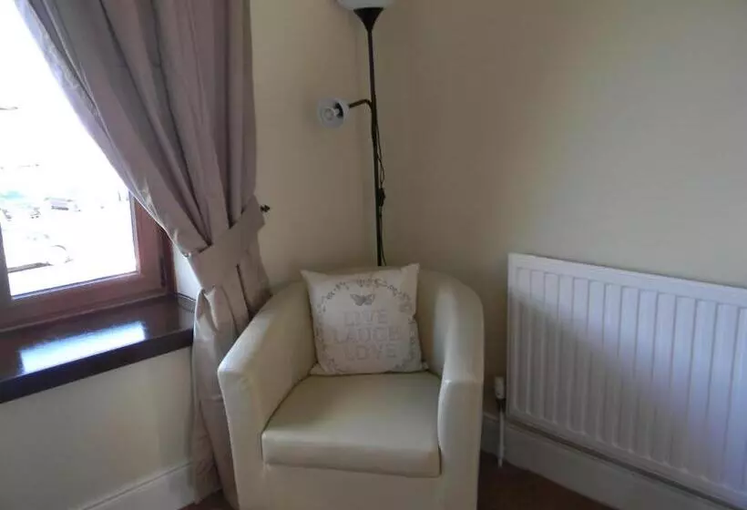 Majatalo Harbour Lights Guesthouse