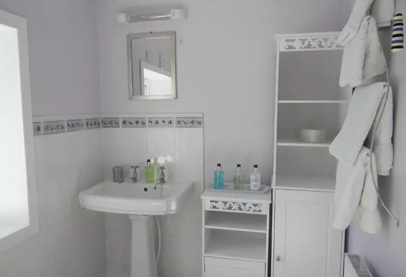 Majatalo Harbour Lights Guesthouse