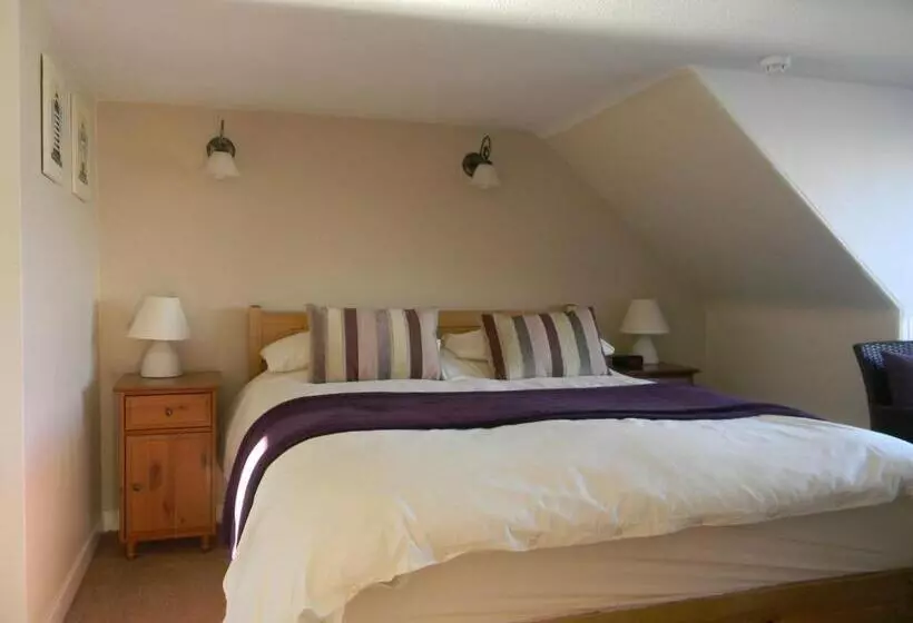 Majatalo Harbour Lights Guesthouse