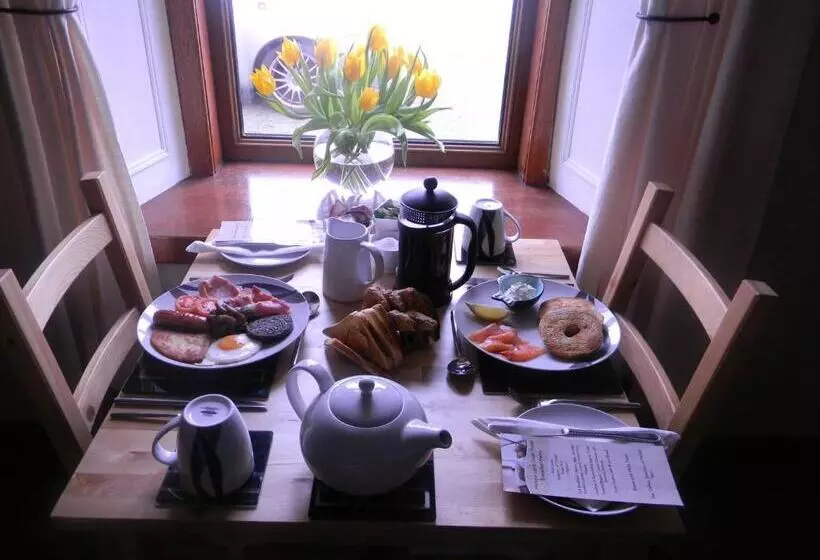 Majatalo Harbour Lights Guesthouse