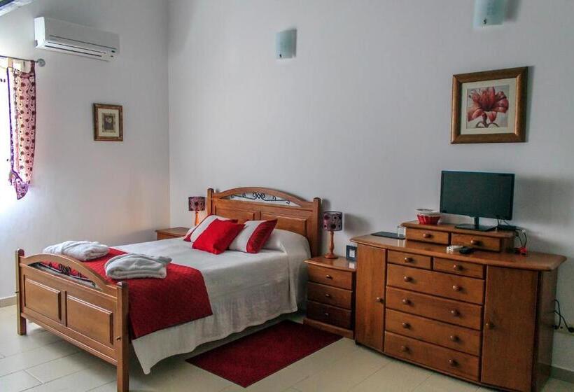 Пансион Refugio No Campo Al 1683