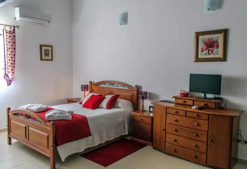 Majatalo Refugio No Campo   Al 1683