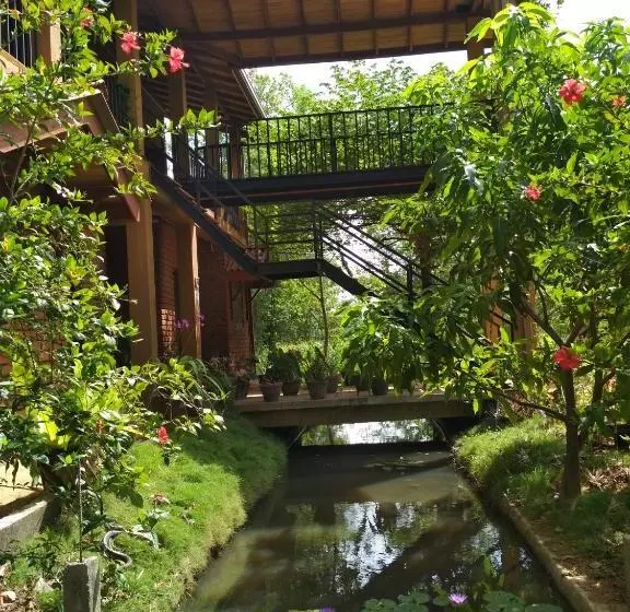 ユースホステル Guruge Villa Habarana