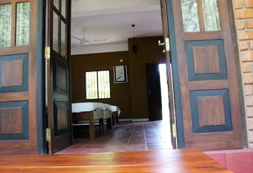 ユースホステル Guruge Villa Habarana