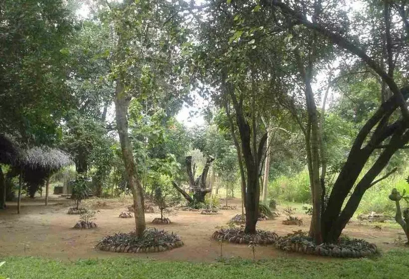 ユースホステル Guruge Villa Habarana