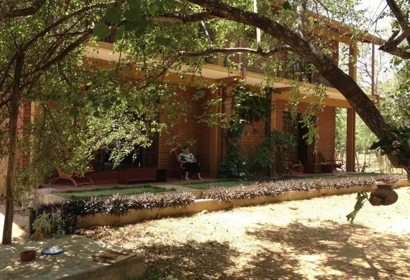 ユースホステル Guruge Villa Habarana