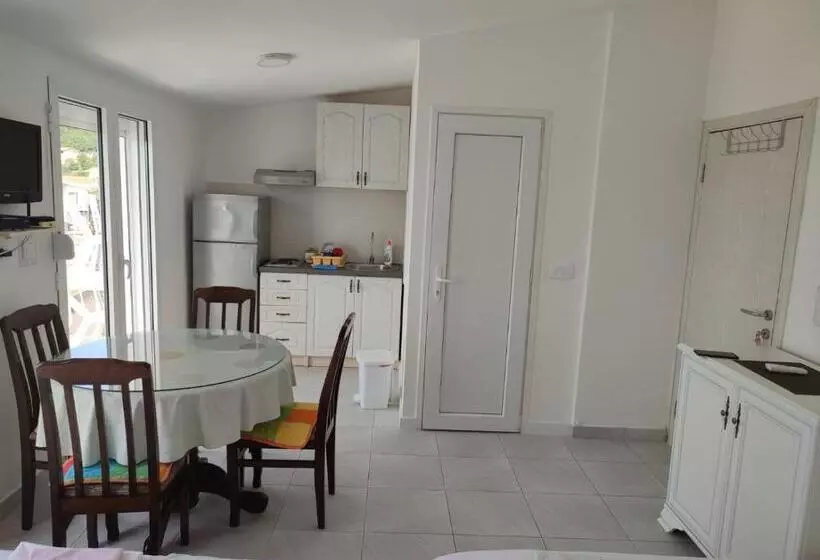 پانسیون Apartments Stevanovic