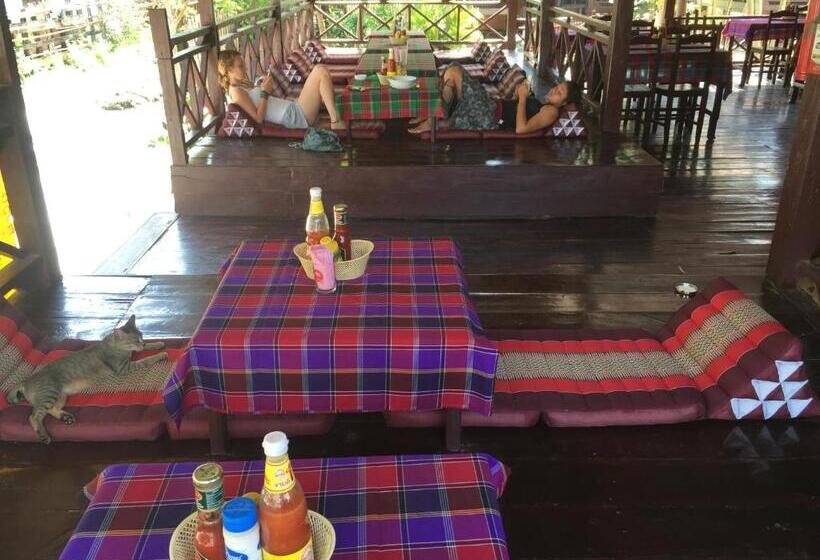 پانسیون Dalom Guesthouse