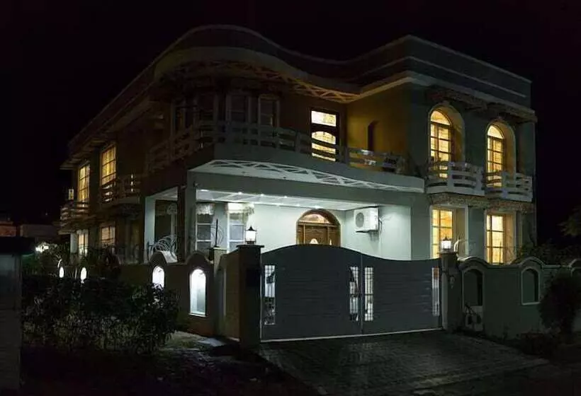 پانسیون Harvey S Guest House
