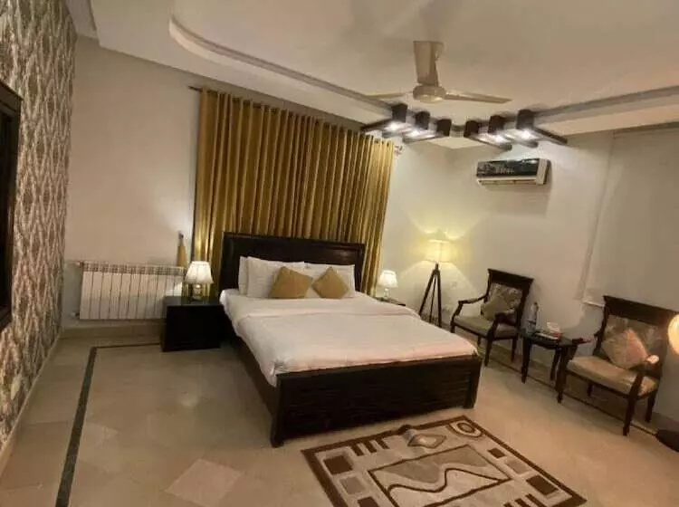 پانسیون Harvey S Guest House