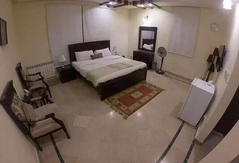 پانسیون Harvey S Guest House
