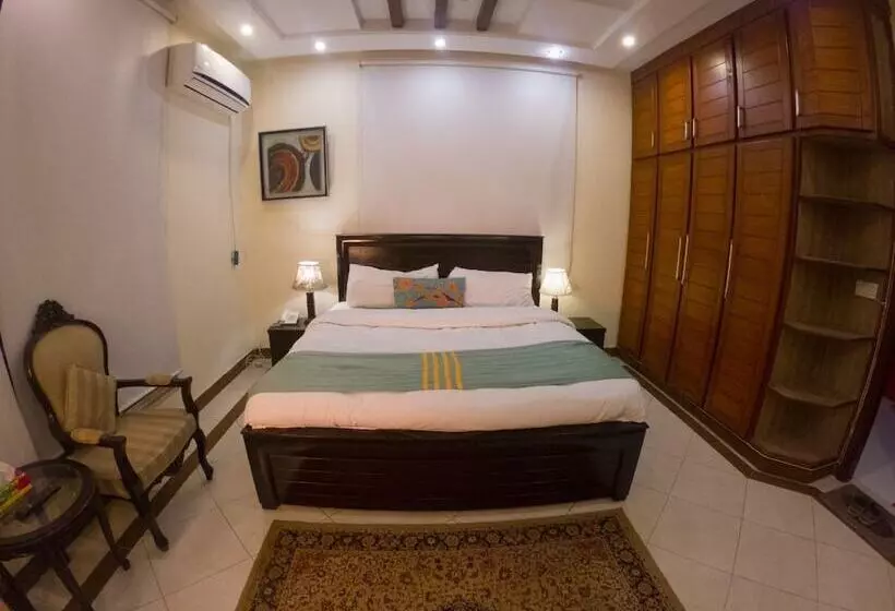 پانسیون Harvey S Guest House